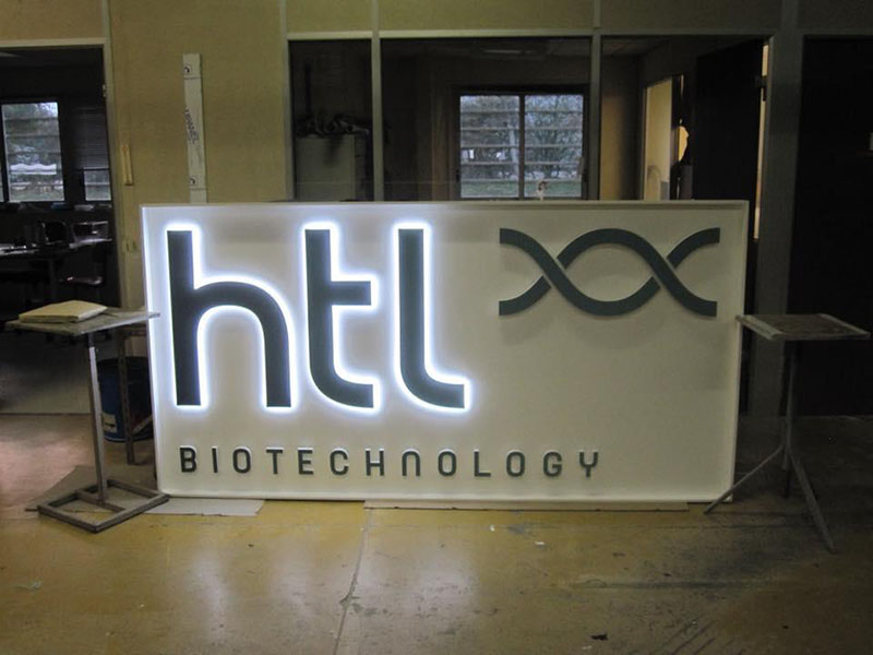 Signalisation intérieure et extérieure Javené